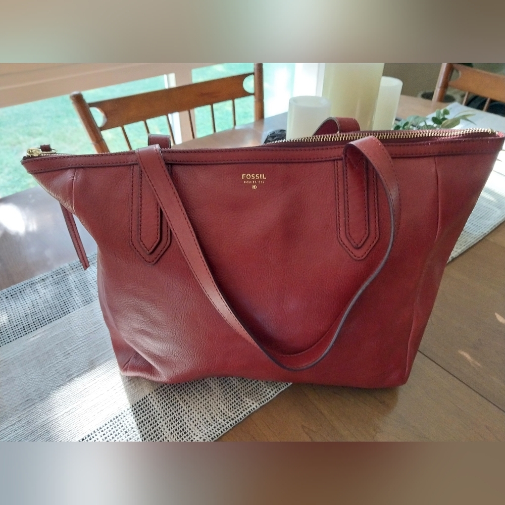 Fossil Women's Cranberry  Leather Tote Bag